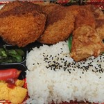 からあげの大だか屋 - 全部盛弁当(税込700円)