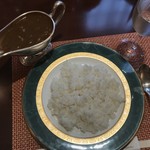 ゲストハウスバーレイ - ホテルクラビー伝統カレー　鹿肉（1,300円+税）