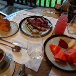 The Ritz Carlton - フルーツとオツマミ