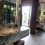 The Ritz Carlton - 洗面台も2つ