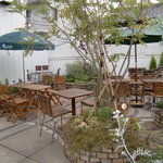 レグリーズ・鎌倉 - テラス席