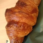 ベーカリー&レストラン 沢村 新宿 - クロワッサン