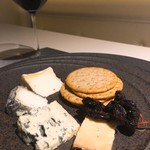 Dot&blue - 国内屈指のチーズインポーター「フェルミエ」の厳選されたチーズ