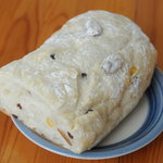 ベルボアーズ - アーモンド＆フルーツブレッド（半分にカット）