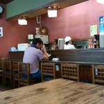 まとい食堂 - 店内も居酒屋の佇まい