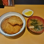 とんかつ太郎 - 4枚カツ丼＋味噌汁 1,020円