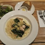 PASTANA - パン・ミニサラダ付ランチ：りんごバターが美味しい！パンのおかわり制度は無くなったのかな？