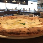 ピッツェリア エ オステリア ムギ - Pizza Set クアトロフォルマッジ（通常 1,500円）。