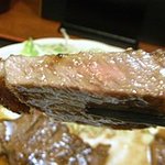 ステーキ＆煮込みハンバーグ　SAKAI - 柔らかいながら適度な噛み心地も良く美味しいです