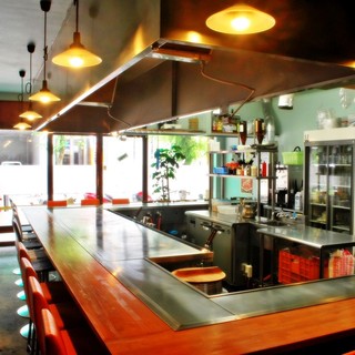 最大20名様までの鉄板パーティOK！鉄板を囲んでみんなでワイワイパーティをお楽しみ下さいませ。