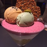 パフェ、珈琲、酒、佐藤 - 