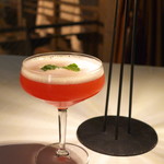 THE KAWABUN NAGOYA - カワブンブリーズ（￥990）。ホワイトラムとグレナデン、甘口で爽やかなオリジナルカクテル