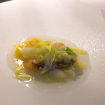 THE KAWABUN NAGOYA - 見掛けは中華あんかけのようだが、塩味も明瞭で美味しい一皿。鯛好きな同行者も絶賛