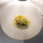 THE KAWABUN NAGOYA - 鯛と春キャベツ、桜海老のスフォルマート。運ばれてきた途端、桜海老の鮮烈な香りに心奪われる