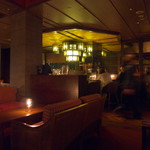 THE KAWABUN NAGOYA - BGMも、スローテンポなラウンジ系に切り替わる。ダイニングより落ち着いた雰囲気を満喫できます