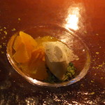 THE KAWABUN NAGOYA - デコポンの甘さに砕いたピスタチオの食感。オレンジピールとカモミールが、重層的な香りのハーモニーを奏でる