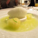 ホテル ラ・スイート神戸ハーバーランド - 香草が香るメロンのスープとココナッツのムース
