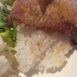 金峰山小屋 - チキンの下にはライスがあります。