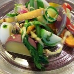 レストラン オネット - 野菜によっては、軽くボイルしたり…ドレッシングやソースは何種類？と言うくらい色々楽しめます♡コレだけで、かなり参ります(ㆁωㆁ*)♡♡