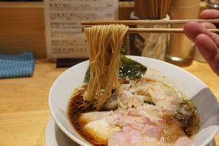 むぎとオリーブ - 麺リフトアップ