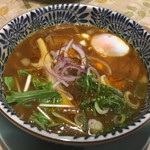 布施 細見商店 - 名物スパイシーカレーラーメン（￥800）