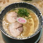 布施 細見商店 - 鶏豚骨らーめん（大盛）（￥800）