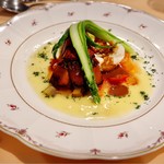 軽井沢ホテルそよかぜ - オマール海老のバプール 赤、黄ピーマンピューレ ナンチュア風