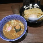 六厘舎 TOKYO - 味玉つけ麺（小300g）880円（税込）