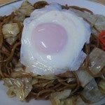 Yakisoba Senka - 中500円+目玉焼き60円