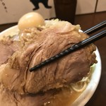 麺屋 歩夢 - 【2018.5.2】豚腕肉を使用したどデカイやつ‼️
