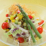 MEL'S Diner - 白菜とパリパリ麺の食感サラダ