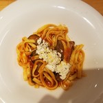 Trattoria l'mante izumi - トマトソース・自家製パスタ