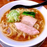 純手打ち だるま - 醤油らーめん大盛り。¥800。