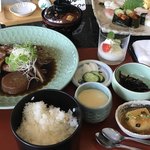 生簀屋 海 - 煮魚御膳と特上握り