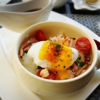 R restaurant & bar - 