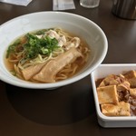 ブッフェ エクスブルー - 醤油ラーメソと麻婆豆腐♡  まさしくハーフサイズって感じのラーメソ。ブッフェ形式のお店なので、いろいろ食べたい時にはちょうど良いサイズ