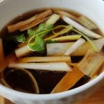 まん作 - 今回は『蓋』が無かったですね？ま、イイです(^_-)ツユの色が濃く見えますが…大丈夫です！安心して下さい♬めっちゃ美味しいです(*´∀｀)♡