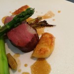 ザ フレンチ ブルー - カリッカリの香ばしい皮目、むっちり柔らかく旨味溢れる分厚い身、鴨のジュを活かしたソースが合う！