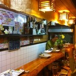 串華 - 店内の様子、けして広くありません