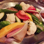 ビストロギャロ - 冷製野菜と焦がしアンチョビソースのサラダ