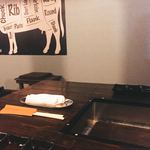 赤身専門店炭火焼肉 みはら - テーブル席