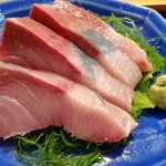 旬菜・旬魚 なかむら - ブリ刺身