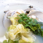 割烹 市川 - 蛤と春キャベツの酒蒸し