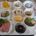 ランチの店ほしもと - ランチ、左下は佐賀牛A5ランクのローストビーフ