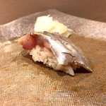 うを徳 - 金谷 鯵（握り）