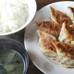 沼津餃子の店 北口亭 - ライス150円也は味噌汁付き