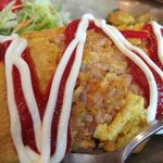 アショクズバー - ネパール料理じゃないけど、スパイシーオムライス800円。ケチャップ＆マヨがジグザグにかかってます♪