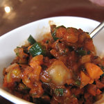 アショクズバー - 別皿で添えられたアチャール。ネパールのピリ辛ピクルスです。アジアンなサルサソースでしょうか。