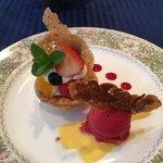 ラ・リビエール - フルーツタルトとラズベリーのシャーベット