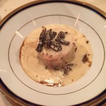 マ プール - 伊達鷄のコック・オー・ヴァン・ジョーヌ　モリーユ茸がたっぷり乗っています